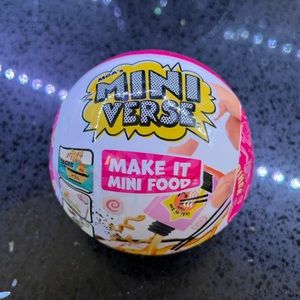 MGA Mini Verse - Dinner Series 2 - Choco Strawberry Cake